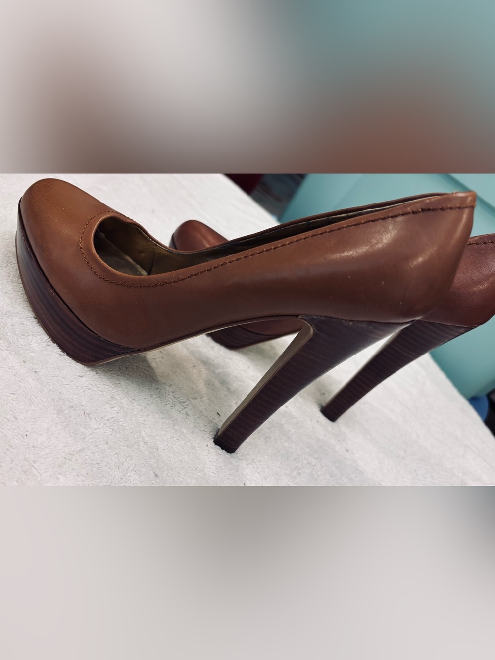 Almost Brand New Leather Heels By GUESS - Size 8 1/2 M - Heel 5 Inches - box 16